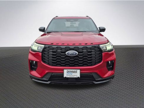 New 2026 Ford Explorer ST-Line image 3