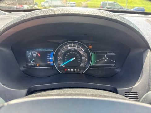 Used 2017 Ford Explorer XLT w/ Equipment Group 202A AWD/4WD image 22