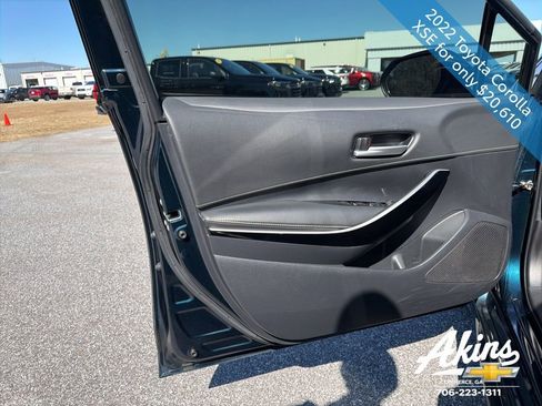 Used 2022 Toyota Corolla XSE image 15
