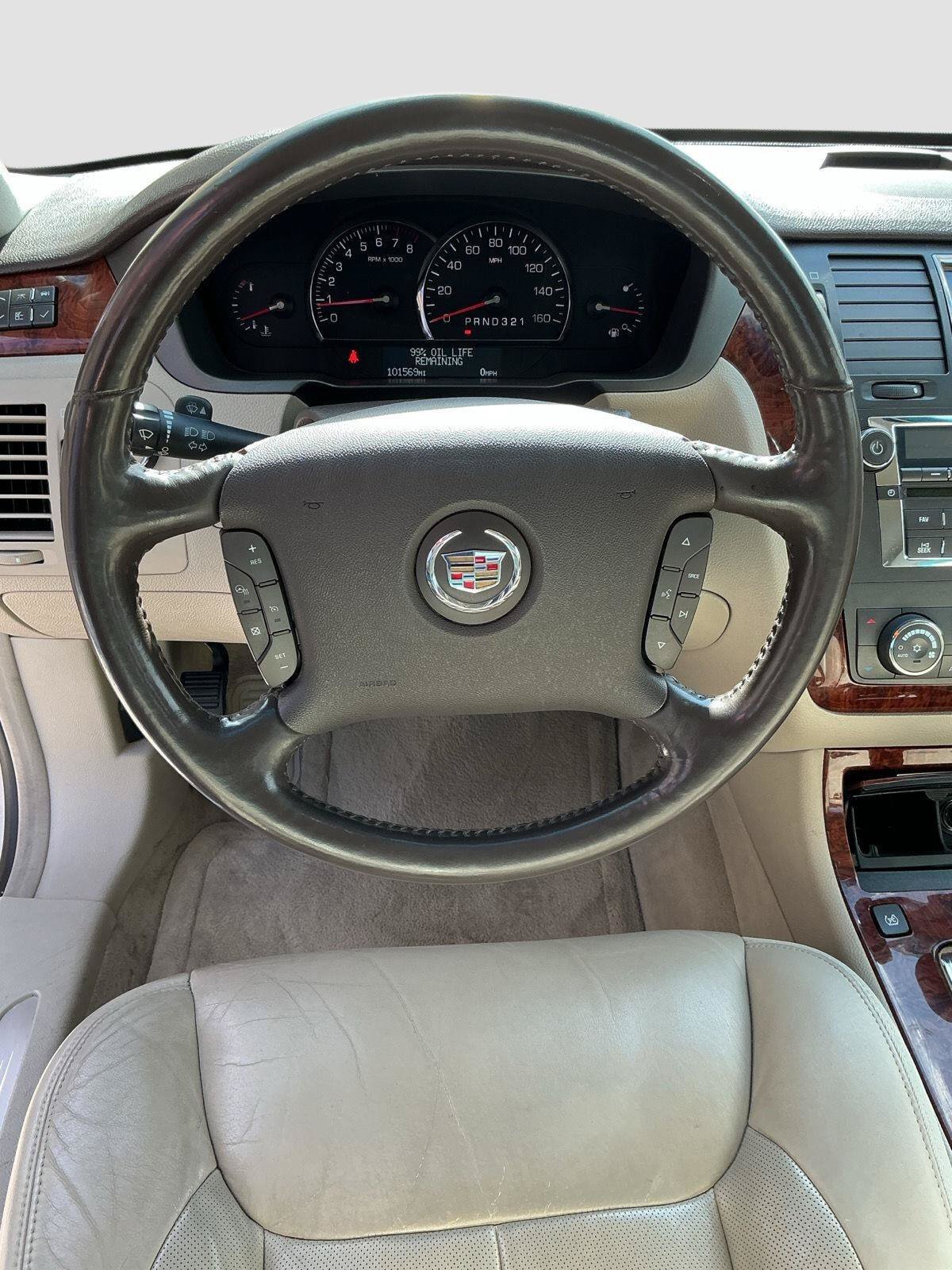 Used 2007 Cadillac DTS Luxury I w/ Trunk Convenience Package FWD image 15