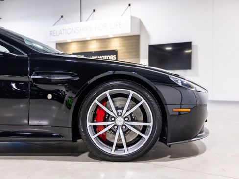 Used 2014 Aston Martin V8 Vantage Roadster RWD image 22
