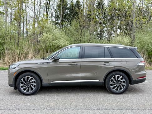 Used 2025 Lincoln Aviator AWD w/ Equipment Group 101A image 8