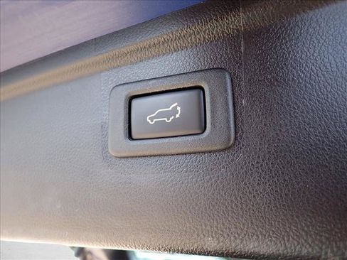 Used 2016 Subaru Outback 2.5i Premium AWD/4WD image 7