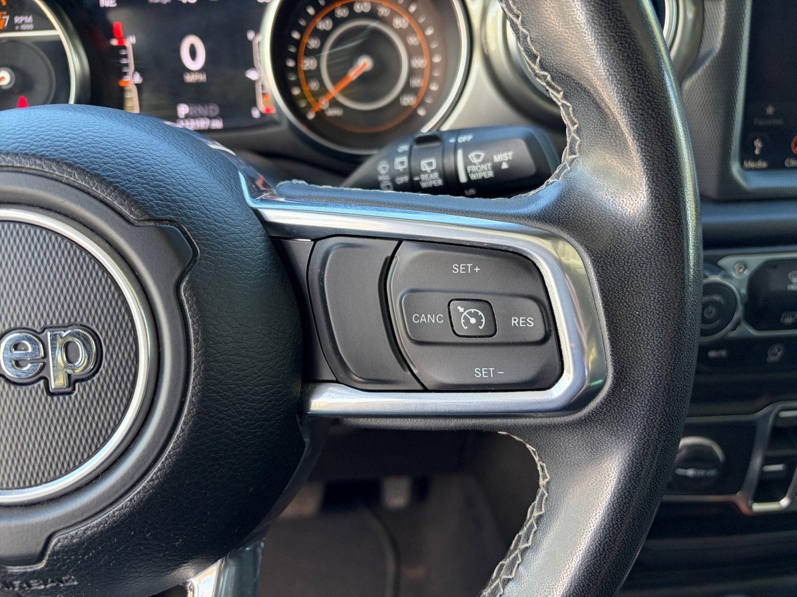 Used 2023 Jeep Wrangler Unlimited Sahara AWD/4WD image 13
