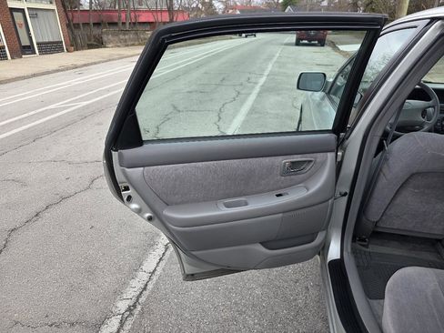 Used 2000 Toyota Avalon XLS image 17