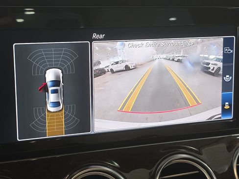 Used 2017 Mercedes-Benz E 300 image 19