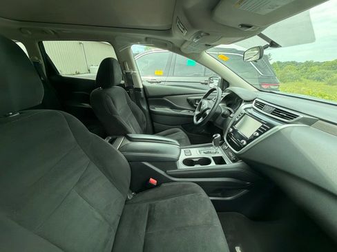 Used 2019 Nissan Murano SV AWD/4WD image 2
