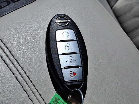 Used 2022 Nissan Pathfinder SV AWD/4WD image 25