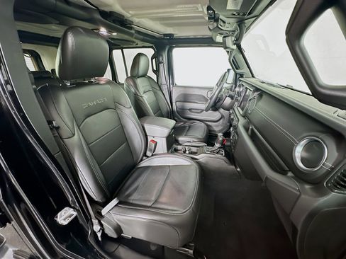 Used 2023 Jeep Wrangler Sahara w/ Cold Weather Group image 30