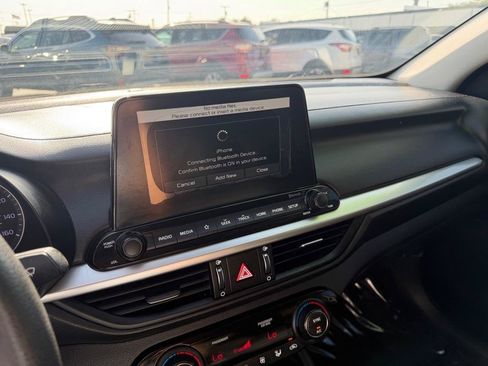 Used 2019 Kia Forte LXS FWD image 31