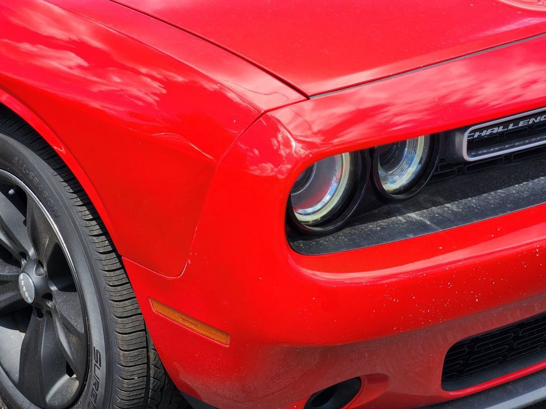 Used 2015 Dodge Challenger SXT w/ Driver Convenience Group RWD image 8