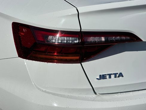 Used 2019 Volkswagen Jetta S image 25