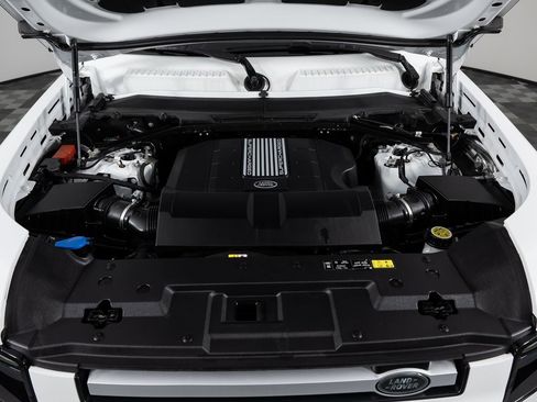 Used 2024 Land Rover Defender 110 SE image 41