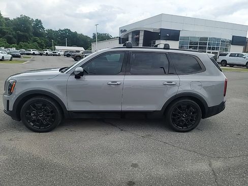 Certified 2022 Kia Telluride SX w/ Nightfall Edition Package AWD/4WD image 4