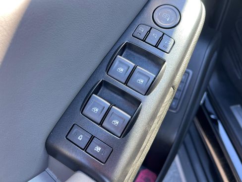 Used 2020 Chevrolet Suburban LT w/ Luxury Package image 24