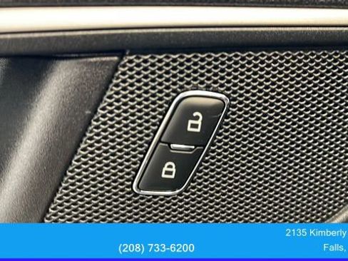 Used 2022 Ford Edge ST-Line w/ Cold Weather Package image 19