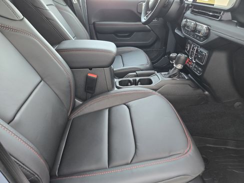 New 2026 Jeep Wrangler Unlimited Rubicon AWD/4WD image 13