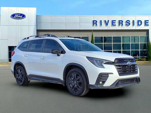 Used 2023 Subaru Ascent Onyx Edition Limited image 1