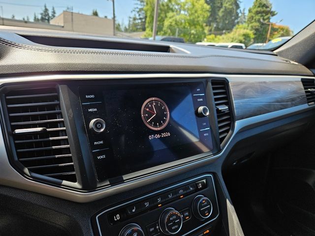 Used 2021 Volkswagen Atlas Cross Sport SE w/ Panoramic Sunroof Package FWD image 32