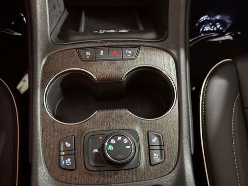 Used 2023 GMC Acadia Denali w/ Denali Technology Package AWD/4WD image 23