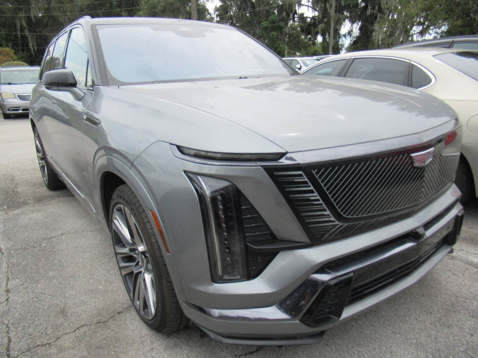 Used 2026 Cadillac Vistiq Platinum w/ LPO, Floor Liner Package AWD/4WD image 2