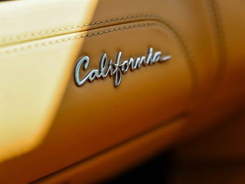 Used 2014 Ferrari California RWD image 43