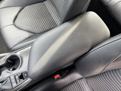 Used 2022 Toyota Camry SE image 25