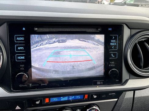 Used 2019 Toyota Tacoma TRD Off-Road image 23