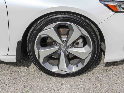 Used 2020 Honda Accord Touring image 9