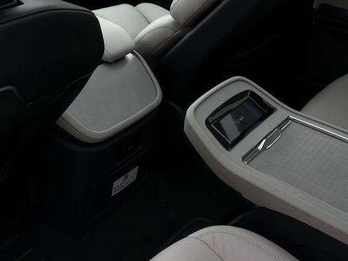 New 2026 Lincoln Navigator Reserve AWD/4WD image 21