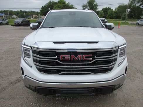 New 2026 GMC Sierra 1500 SLT AWD/4WD image 10