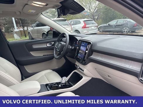 Used 2024 Volvo XC40 B5 Ultimate w/ Protection Package Premier image 14