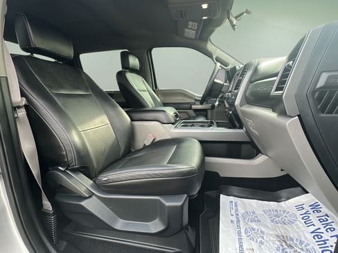 Used 2019 Ford F250 XLT w/ XLT Premium Package AWD/4WD image 16