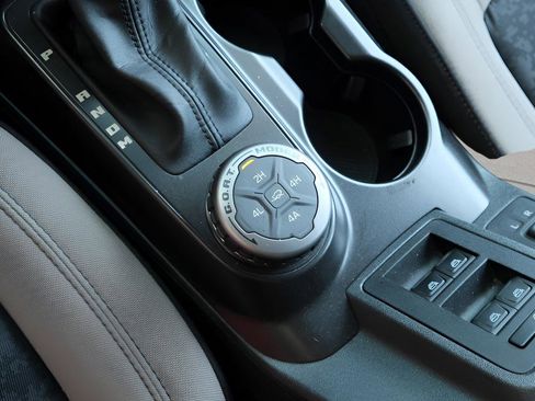 Used 2023 Ford Bronco Wildtrak image 31