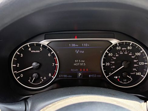 Used 2025 Nissan Altima 2.5 SV FWD image 10