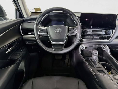 Used 2025 Toyota Grand Highlander AWD image 19