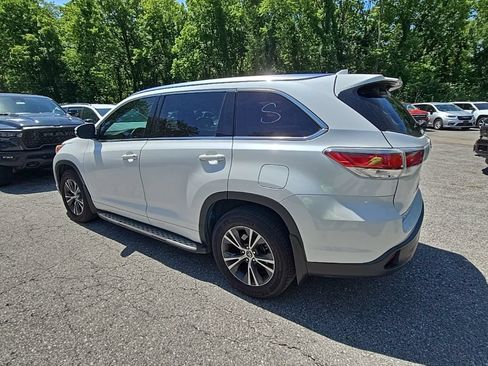 Used 2016 Toyota Highlander XLE FWD image 4