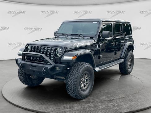 Used 2019 Jeep Wrangler Unlimited Sahara AWD/4WD image 3
