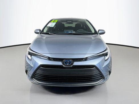 Used 2025 Toyota Corolla LE FWD image 9