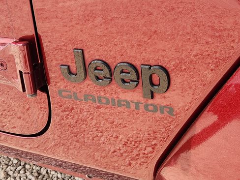 Used 2021 Jeep Gladiator Sport AWD/4WD image 8