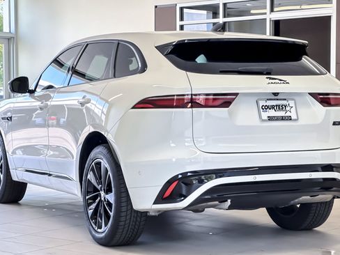 Used 2026 Jaguar F-PACE R-Dynamic S AWD/4WD image 6