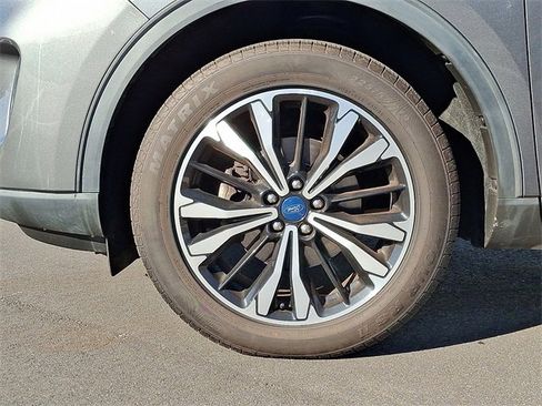 Used 2022 Ford Escape SE w/ SE Sport Appearance Package image 8