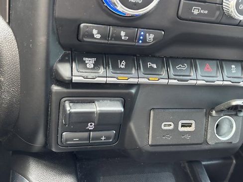 Used 2022 GMC Sierra 2500 AT4 w/ AT4 Premium Plus Package AWD/4WD image 42