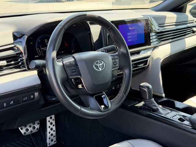 Used 2025 Toyota Camry SE w/ Convenience Package FWD image 10