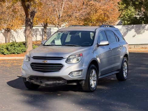 Used 2017 Chevrolet Equinox LT w/ Convenience Package FWD image 9