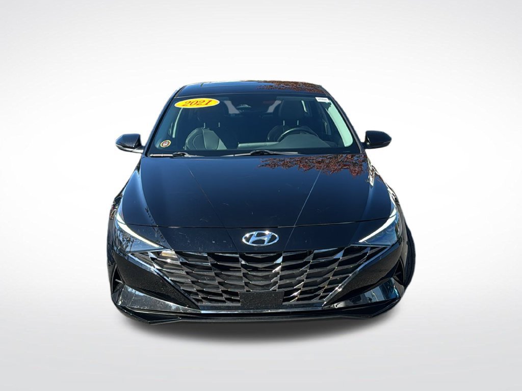 Used 2021 Hyundai Elantra Limited w/ Cargo Package FWD image 2