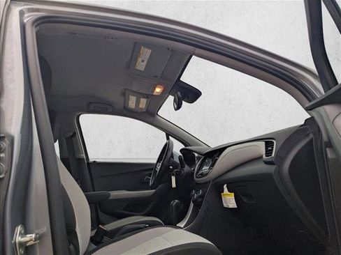 Used 2020 Chevrolet Trax LS w/ Tint and Cruise Package FWD image 15