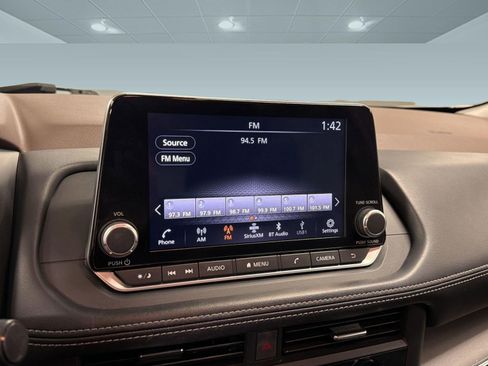 Used 2023 Nissan Rogue SV FWD image 24