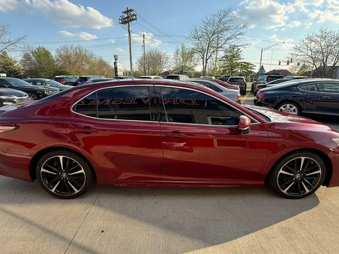 Used 2018 Toyota Camry XSE image 7