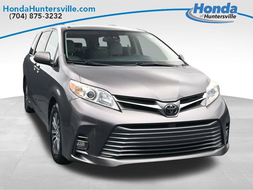 Used 2018 Toyota Sienna XLE w/ XLE Navigation Package FWD 360° Tour